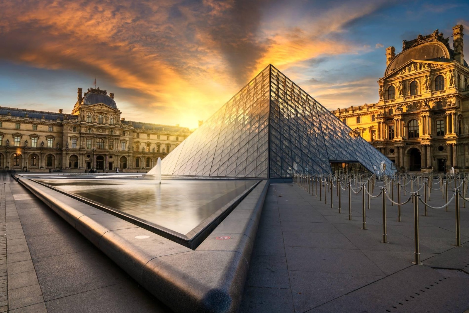 THE LOUVRE PRIVATE ART JOURNEY VIP FIRST ENTRY EXPERIENCE