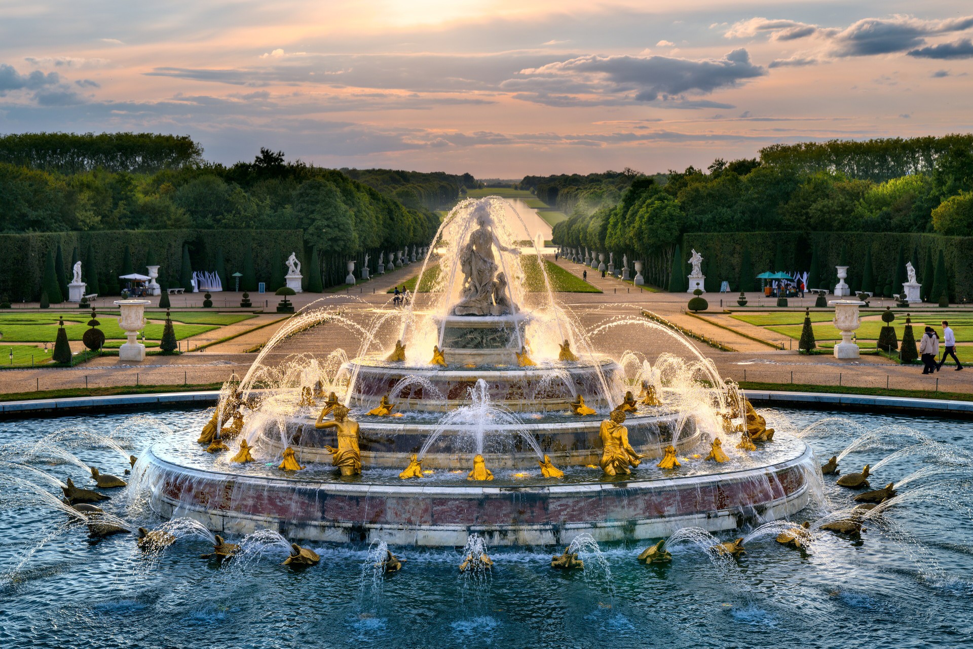 Versailles Full Day Experience: Palace, Gardens & Marie Antoinette's Private Estate